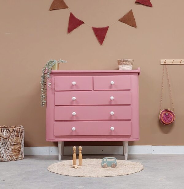 Vintage commode roze retro Vintage commode roze retro