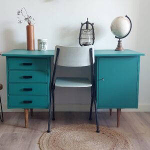 Vintage kinderbureau bureau werkplek groen