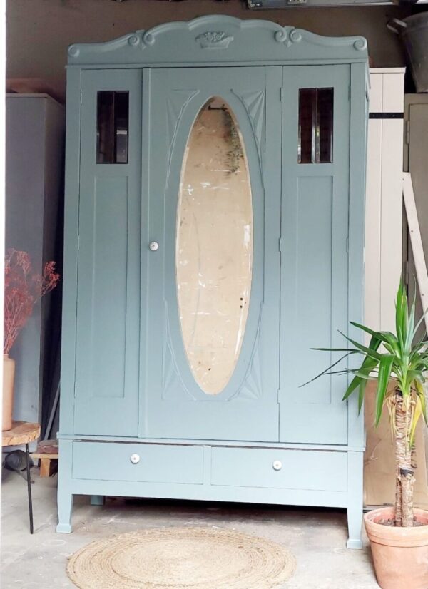 WhatsApp Image 2023-07-19 at 22.56.40 Vintage spiegelkast kledingkast blauw