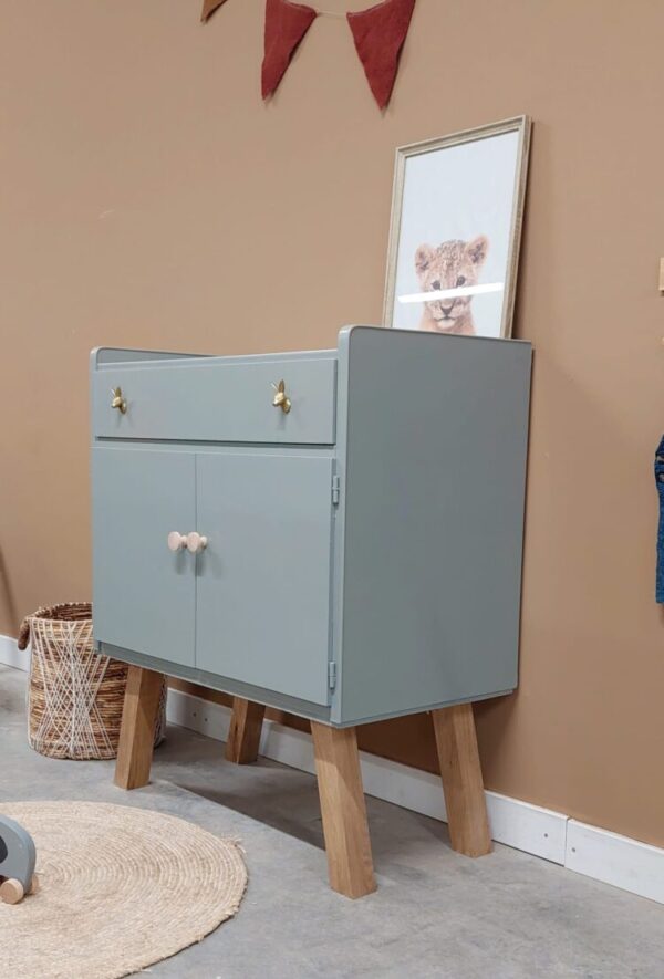 Retro vintage kleine commode in grijsgroen