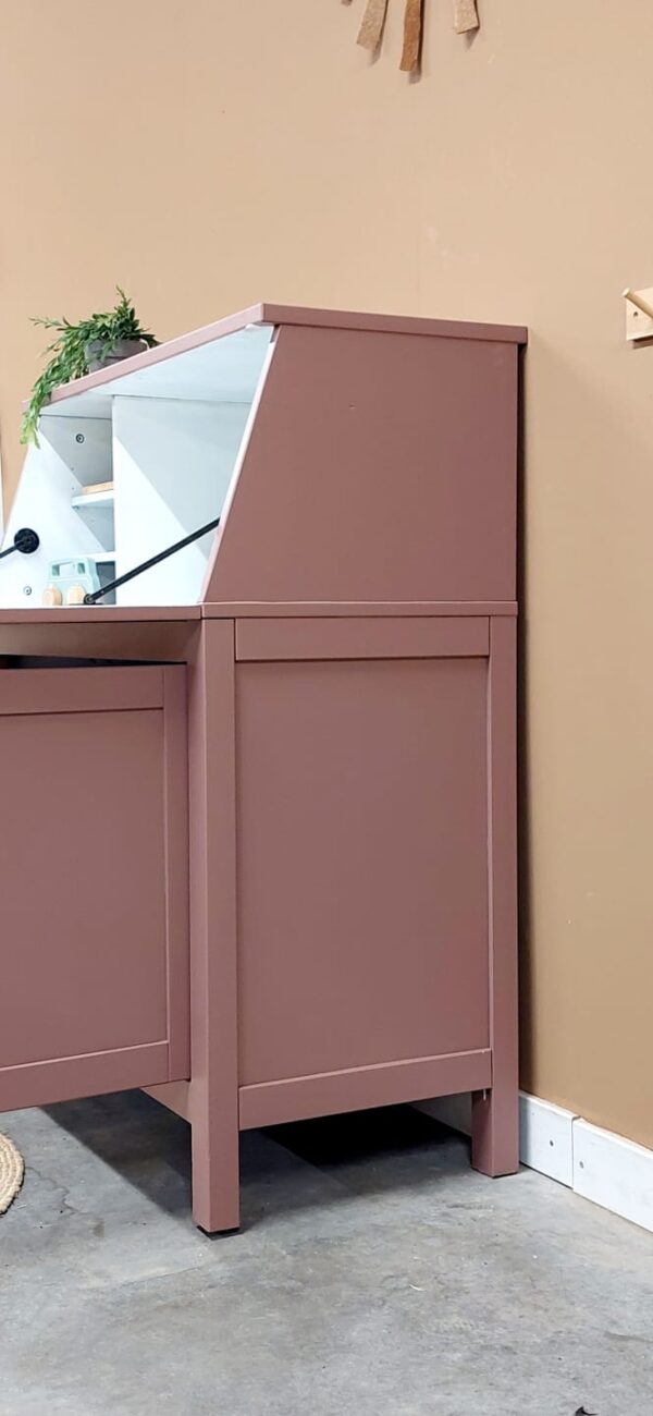 Vintage kinderbureau knutselplek bureautje meidenkamer