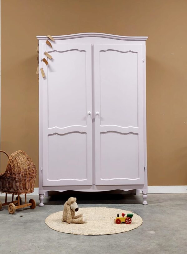 vintage kledingkast meidenkamer babykamer lila