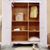 vintage kledingkast meidenkamer babykamer lila