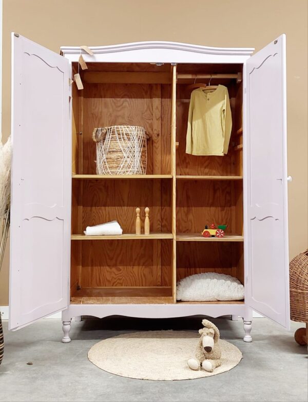 vintage kledingkast meidenkamer babykamer lila