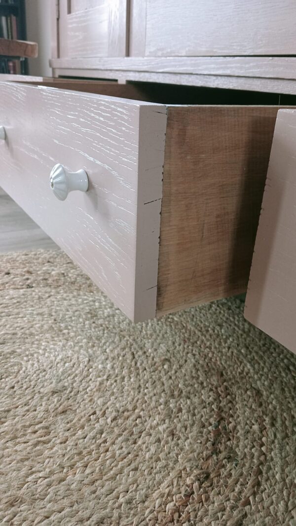 Demontabele spiegelkast in een warme oudroze kleur