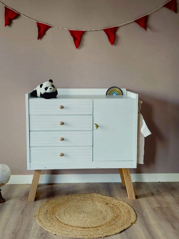 Vintage commode off white