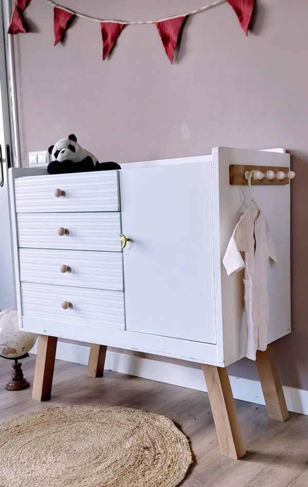 Vintage commode off white