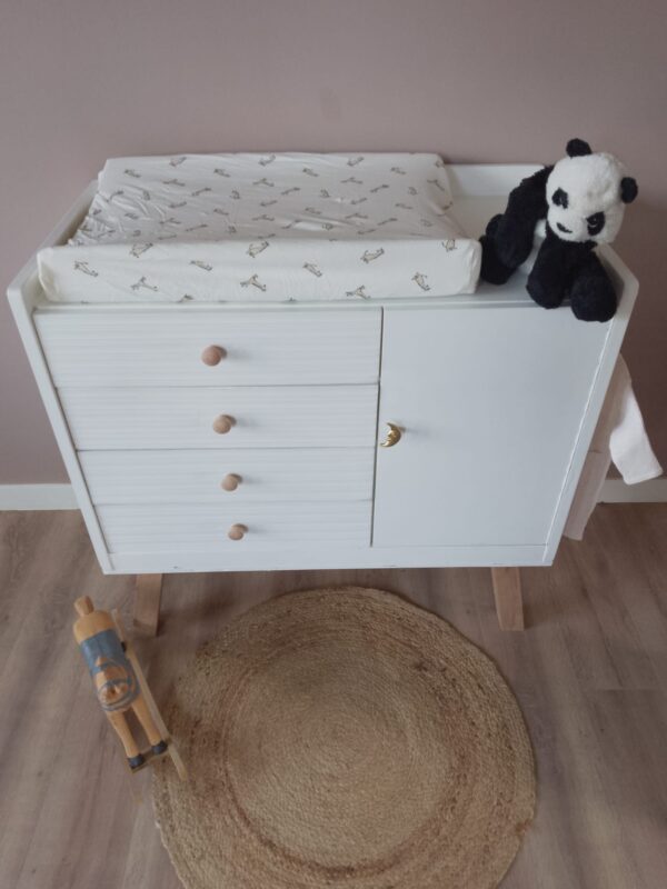 Vintage commode off white