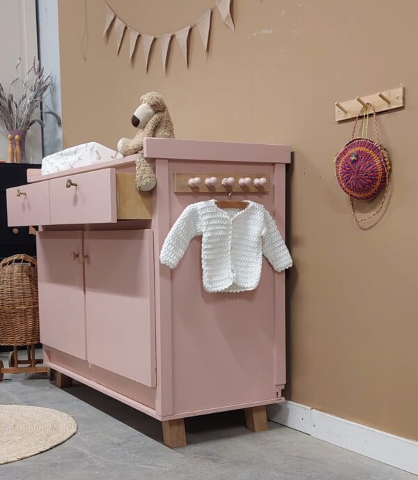 Ruime Vintage Commode Zachtroze