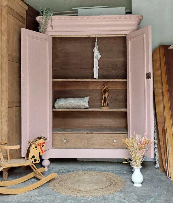 Prachtige biedermeier kledingkast- zachtroze