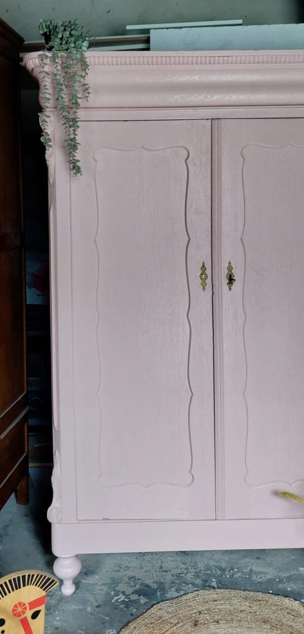 Prachtige biedermeier kledingkast- zachtroze