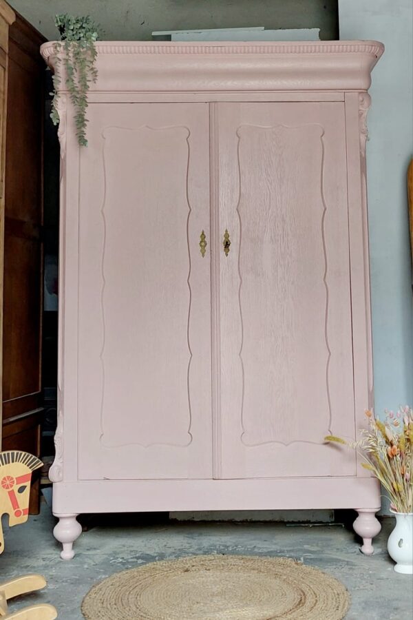 Prachtige biedermeier kledingkast- zachtroze