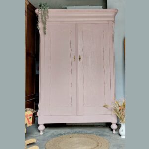 WhatsApp Image 2024-09-09 at 17.06.45 Prachtige biedermeier kledingkast- zachtroze