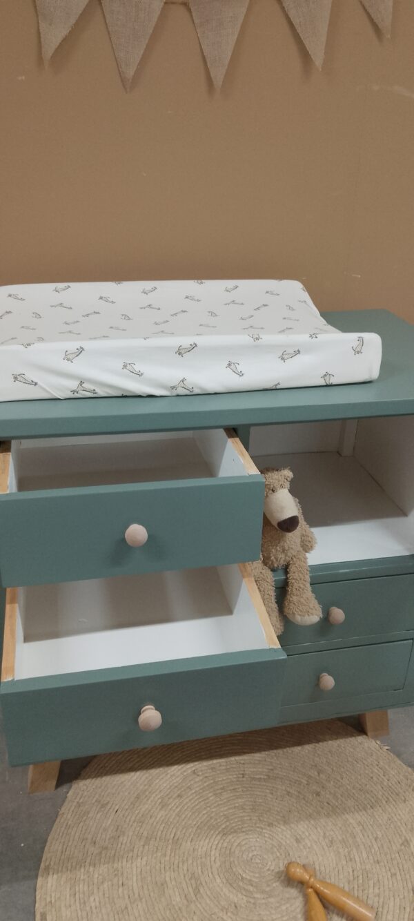 IMG_20240906_082821 Vintage commode in groen / soft fern labpaint