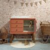 WhatsApp Image 2025-03-24 at 10.29.05 (2) Vintage unieke commode babykamer terracotta