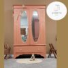 Vintage sierlijke tweedeurskast spiegelkast meidenkast tienerkamer babykamer meidenkamer terracotta Vintage sierlijke tweedeurskast spiegelkast meidenkast tienerkamer babykamer meidenkamer terracotta