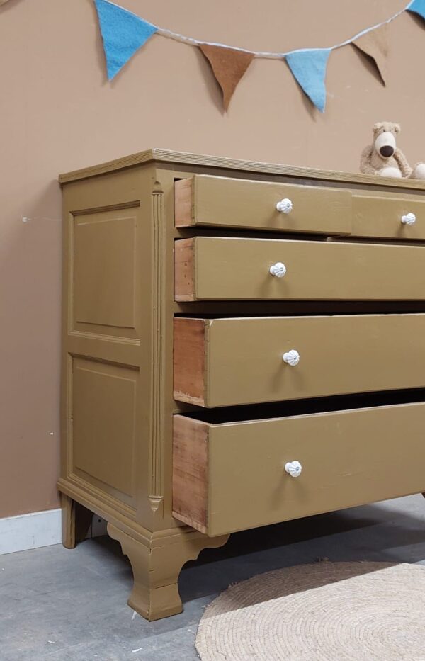 Vintage brocante commode halkast speelgoedkast kinderkamer babykamer