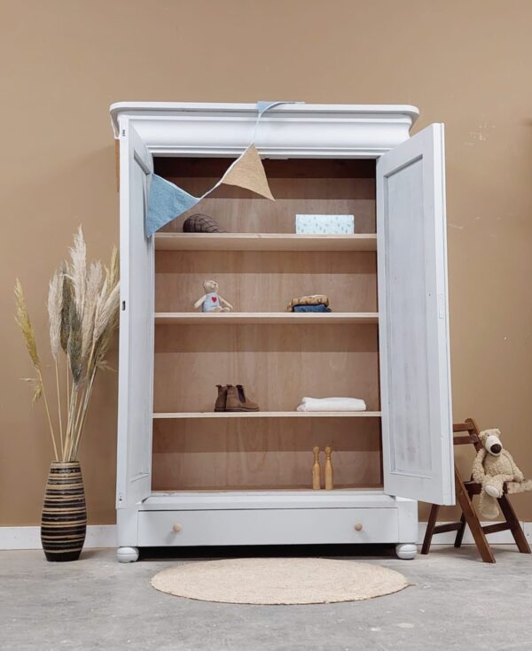 vintage brocante Biedermeierkast kledingkast kinderkamer babykamer kinderkamermeubelwinkel vintage brocante Biedermeierkast kledingkast kinderkamer babykamer kinderkamermeubelwinkel