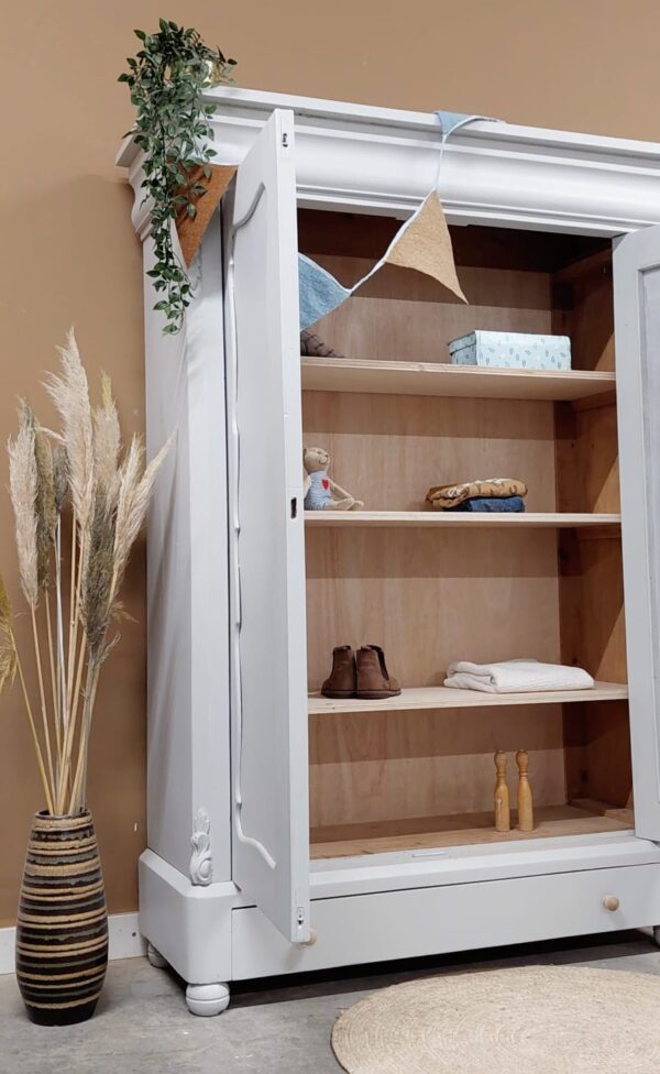 vintage brocante Biedermeierkast kledingkast kinderkamer babykamer kinderkamermeubelwinkel vintage brocante Biedermeierkast kledingkast kinderkamer babykamer kinderkamermeubelwinkel