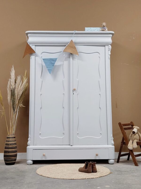 Tweedeurs kledingkast vintage brocante Biedermeierkast kledingkast kinderkamer babykamer kinderkamermeubelwinkel