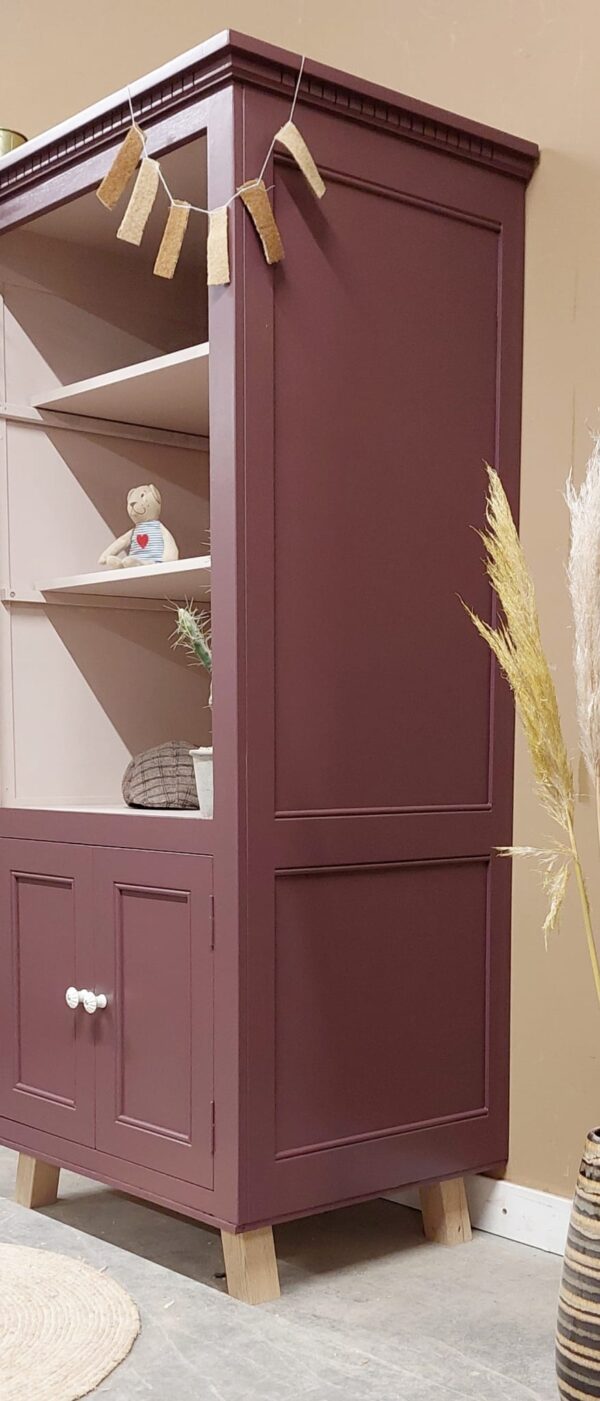 Vintage speelgoedkast paars Vintage speelgoedkast paars