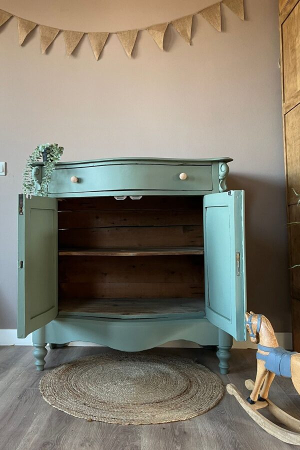 Vintage biedemeier commode/dressoir moonstone zachtgroen