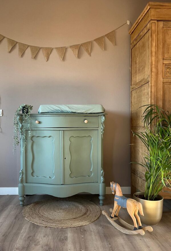 Vintage biedemeier commode/dressoir moonstone zachtgroen