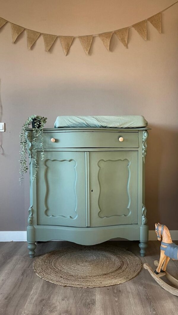 Vintage biedemeier commode/dressoir moonstone zachtgroen