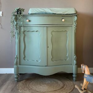 WhatsApp Image 2025-02-01 at 13.53.57 (2) Vintage biedemeier commode/dressoir moonstone zachtgroen