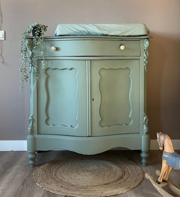 Vintage biedemeier commode/dressoir moonstone zachtgroen