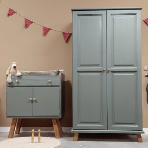 WhatsApp Image 2025-02-03 at 18.53.49 (4) Vintage babykamerset (commode met bladvergroter en kledingkast) 'Naud'
