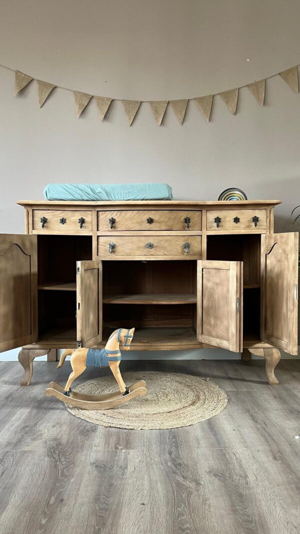 WhatsApp Image 2025-02-19 at 16.05.59 (1) Vintage sierlijke commode dressoir houtkleur