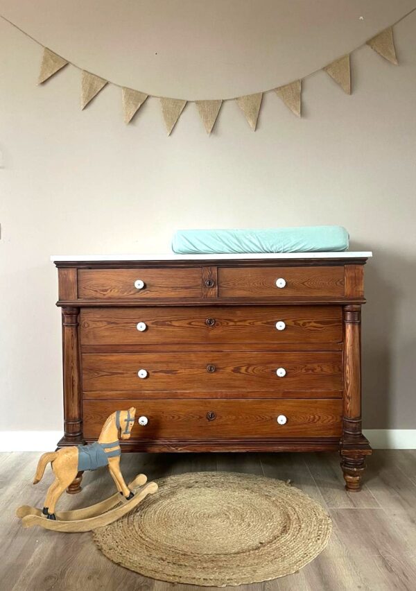 Vintage commode met marmeren blad