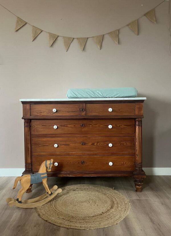 Vintage commode met marmeren blad barneveld