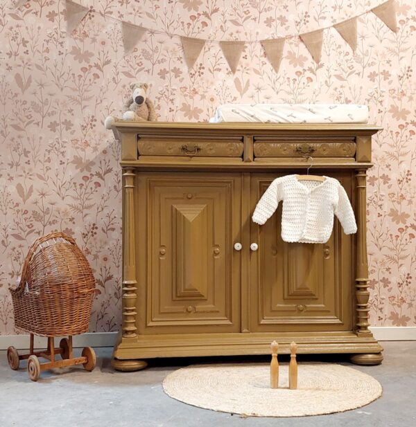 Vintage commode warm tan Vintage commode warm tan