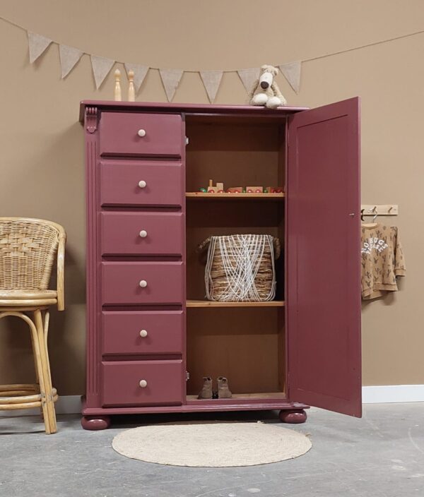 WhatsApp Image 2025-04-03 at 20.52.15 (1) Vintage klassieke ladekast meidenkast kinderkamerkast Merlot Mania