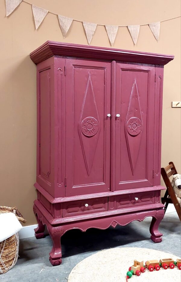 Vintage meidenkast Merlot Mania