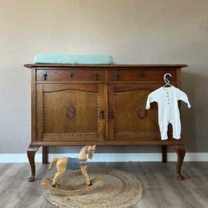 Vintage sierlijke commode houtkleur