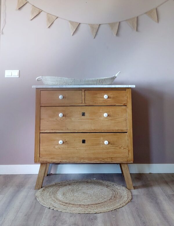 WhatsApp Image 2025-05-08 at 20.06.48 (1) Commode wit marmer babykamer vintage