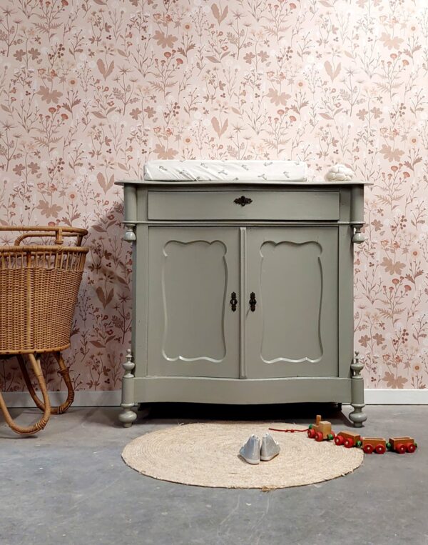 WhatsApp Image 2025-05-19 at 17.07.52 (3) Vintage commode zachtgroen