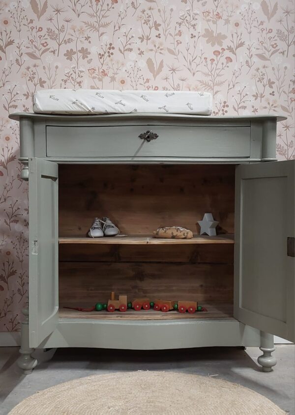 WhatsApp Image 2025-05-20 at 21.12.56 Vintage commode zachtgroen