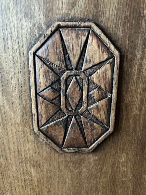 WhatsApp Image 2025-05-21 at 20.55.38 (1) Gereserveerd Vintage sierlijke commode in houtkleur