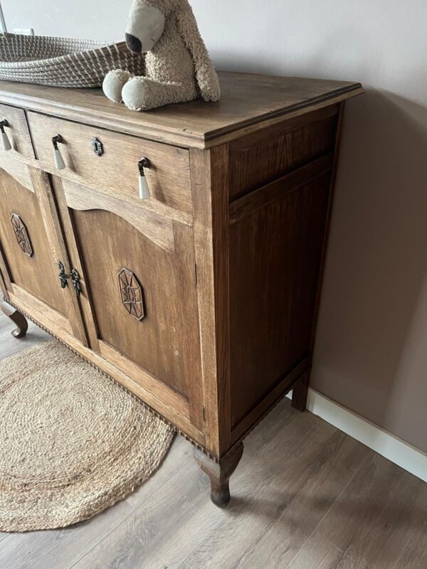 WhatsApp Image 2025-05-21 at 20.55.38 (2) vintage klassieke babykamer kinderkamer commode kast uniek babykamer set