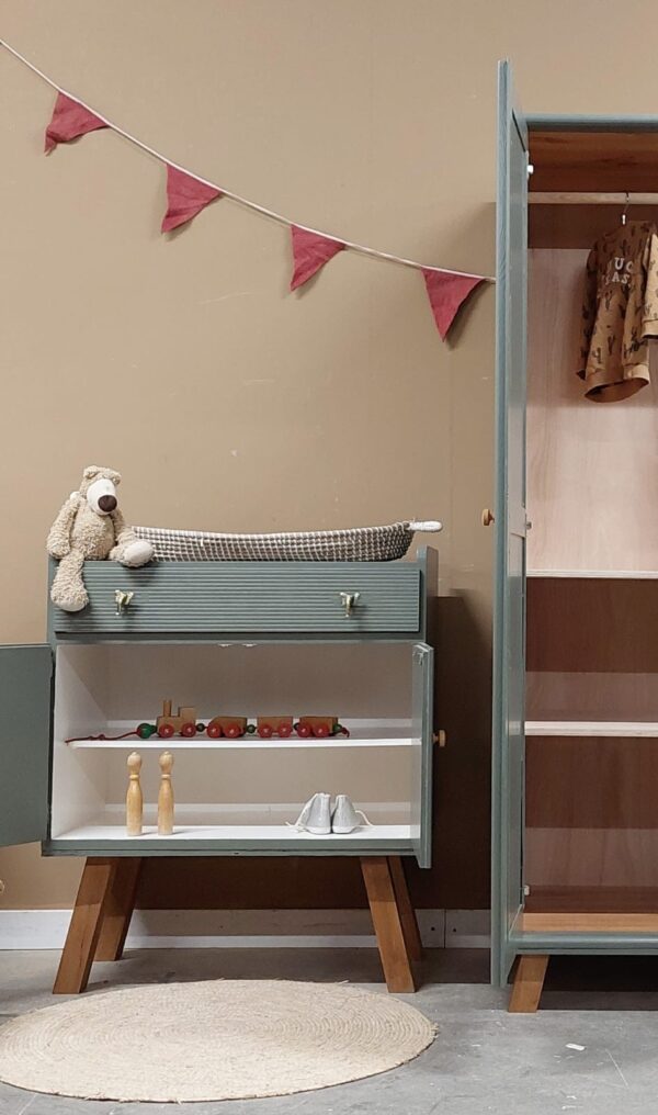 Vintage commode hout babykamer uniek duurzaam kinderkamer