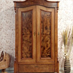 vintage speelgoedkast art deco duurzaam antiek linnenkast woonkamerkast kledingkast hout uniek kinderkamer babykamer