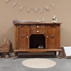 vintage ruime sierlijke commode houtkleur jongenscommode meidencommode