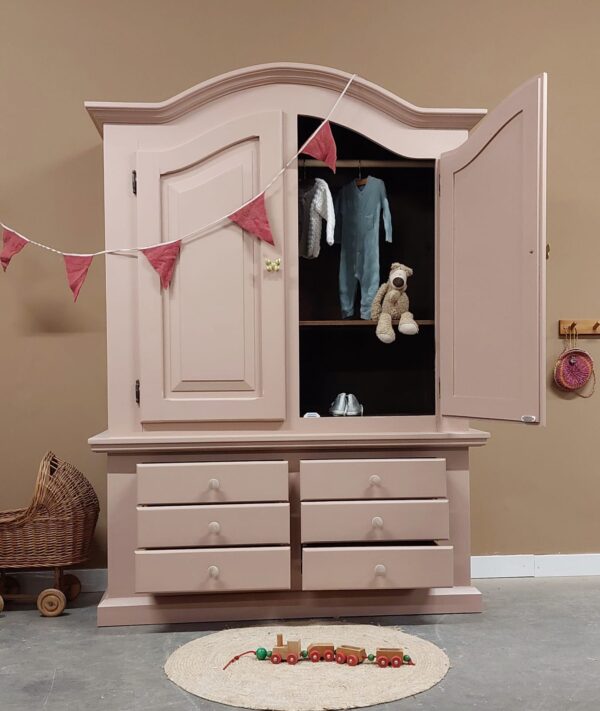 Vintage kledingkast meidenkamerkast zachtroze lades babykamer uniek duurzaam Vintage kledingkast meidenkamerkast zachtroze lades babykamer uniek duurzaam
