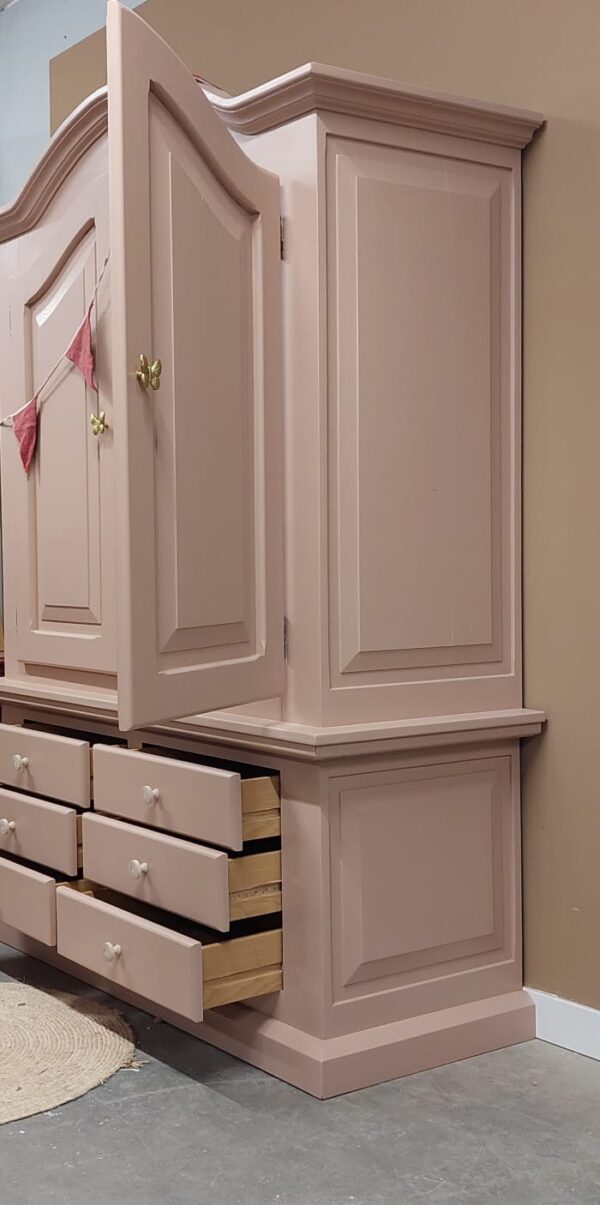 Vintage kledingkast meidenkamerkast zachtroze lades babykamer uniek duurzaam Vintage kledingkast meidenkamerkast zachtroze lades babykamer uniek duurzaam