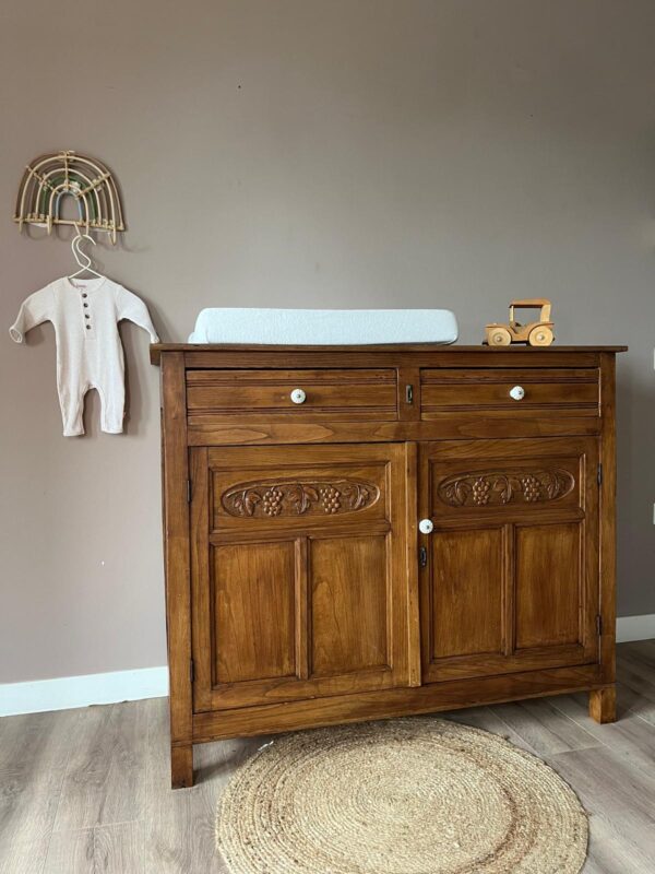 WhatsApp Image 2025-08-16 at 11.25.12 Vintage commode houtkleur