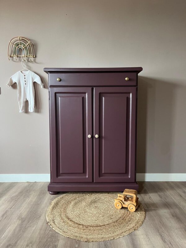 WhatsApp Image 2025-08-16 at 15.34.34 Vintage speelgoedkastje Brinjal halkast kast